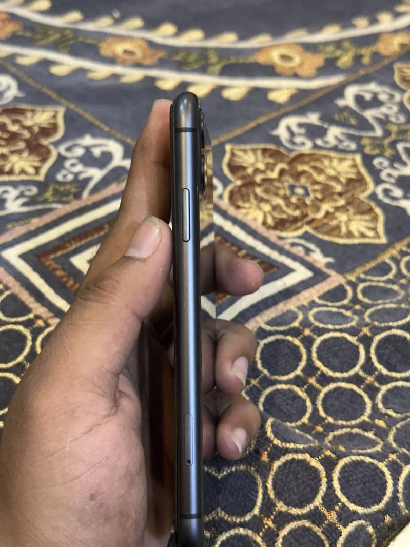 Apple iPhone 11 9