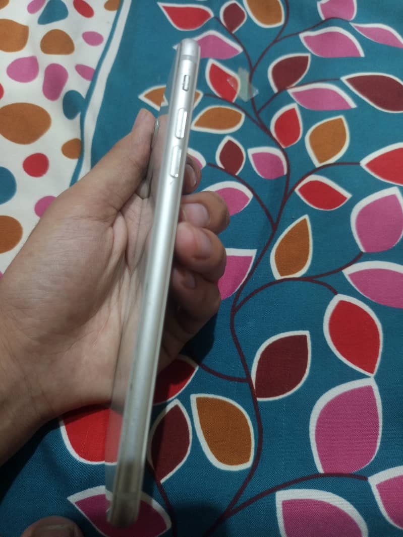 Apple iPhone 8 Plus Non PTA 2