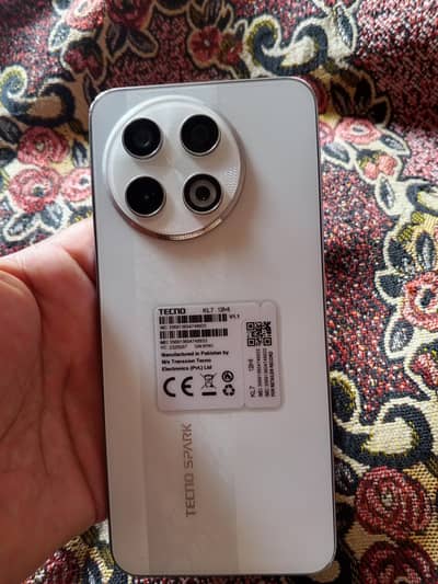Tecno sprak 30pro 8gb 128 full box