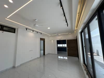 5 Bed 5 Bath 2 Kitchen Upper Portion For Rent Solar Installed