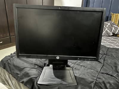 HP 22” Full HD Monitor (1080p) + Built-in Webcam & Height Adjustable