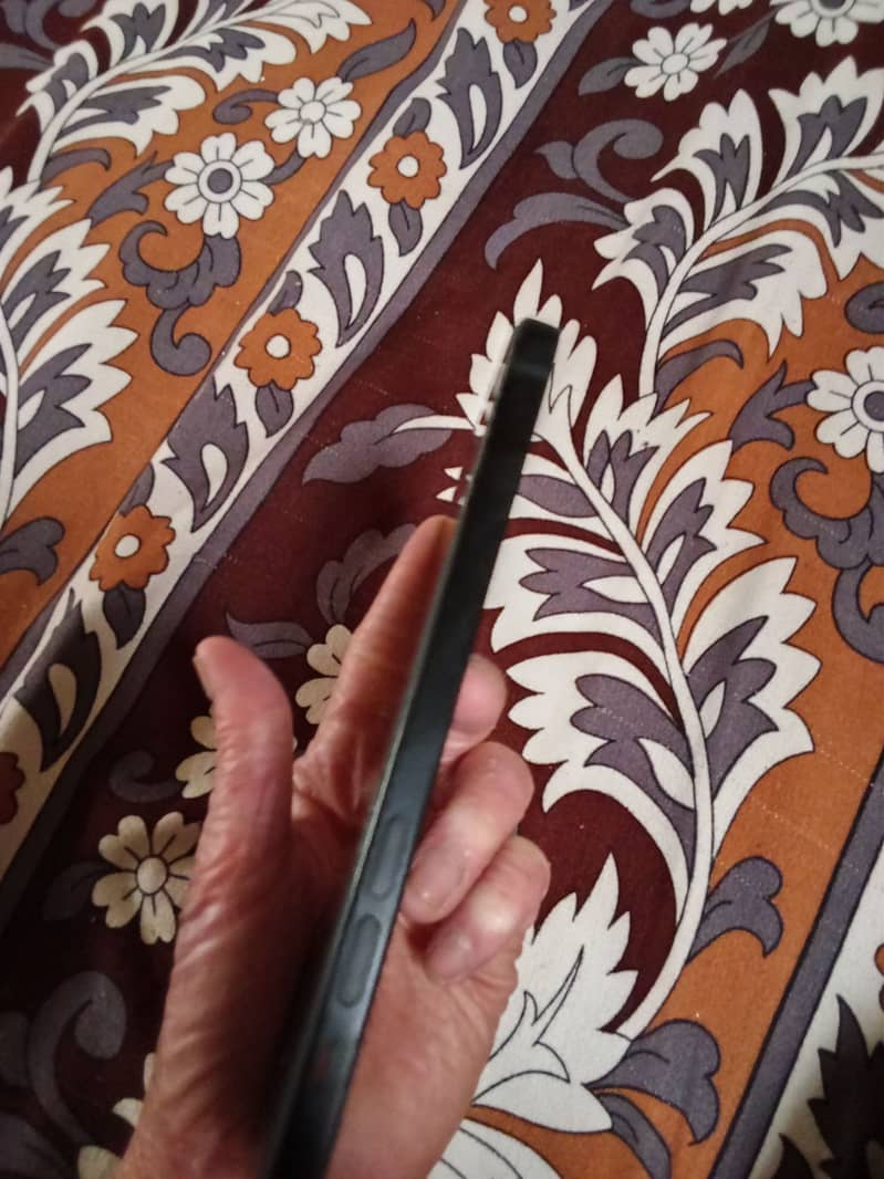 Apple iPhone 15 plus 5