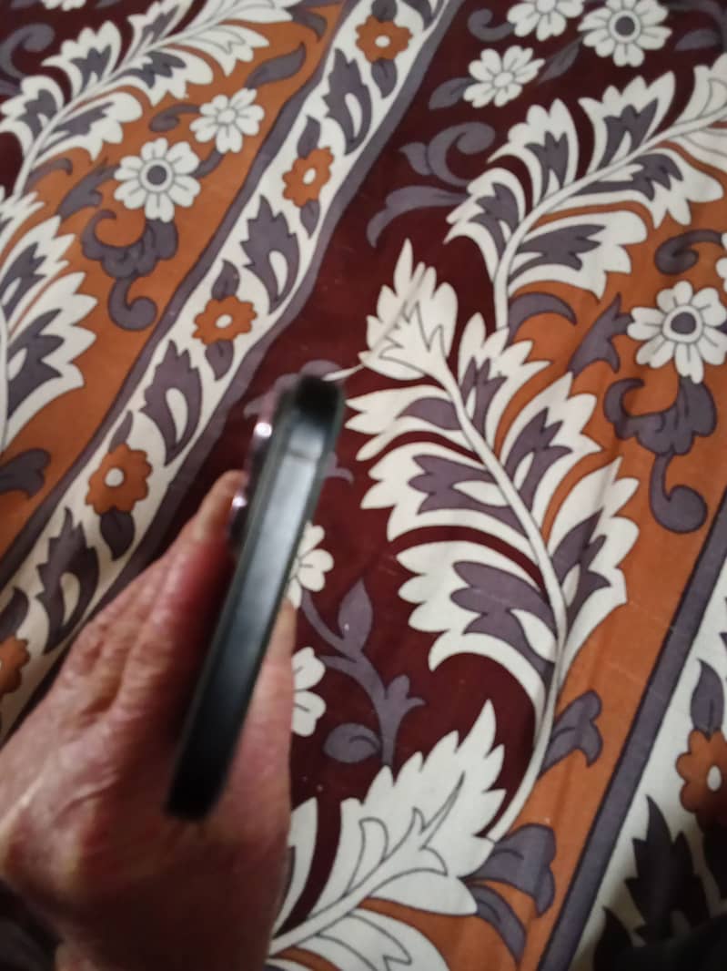 Apple iPhone 15 plus 7