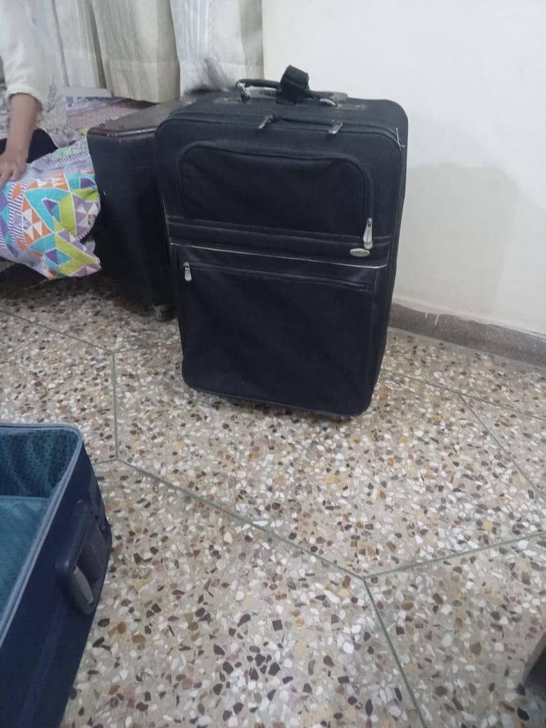 Suit case 0