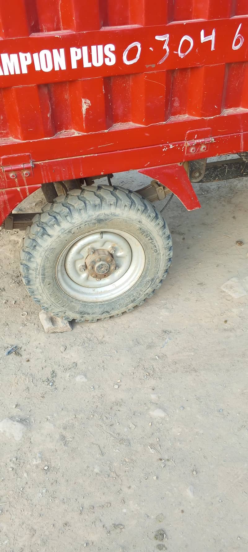 loader rickshaws 0