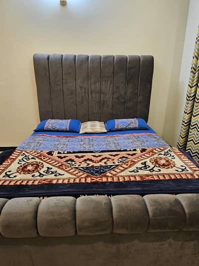 stylish affordabale grey color king size double bed for  sale