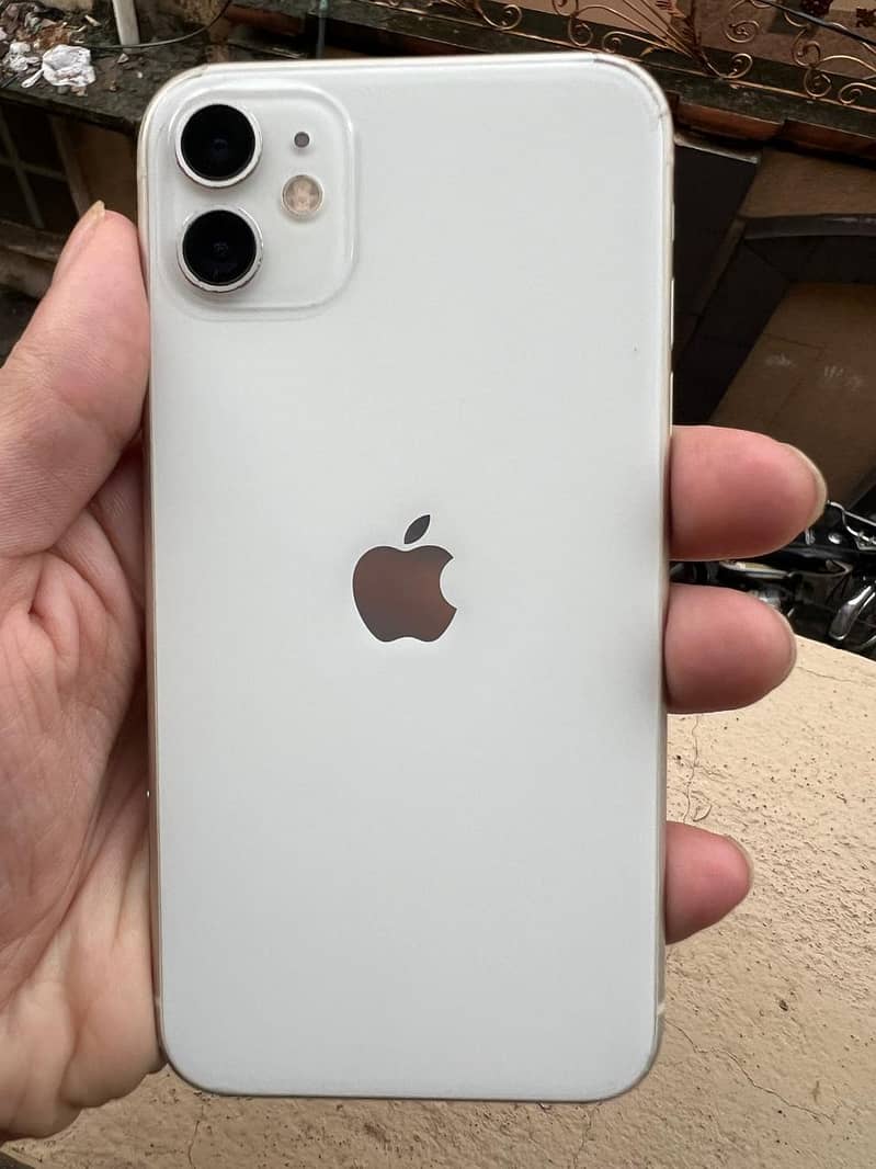 Apple iPhone 11 3