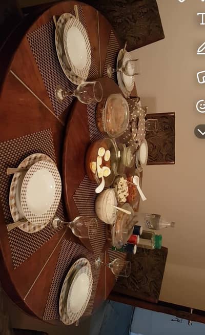 6 Seater Solid Wood Revolving Dining Table