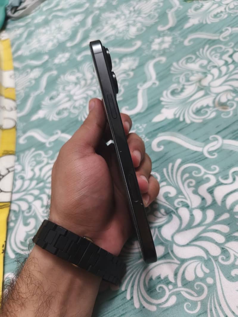 iPhone 16 Pro Max 6