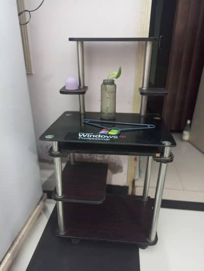Computer Table / Study Desk – Good Condition