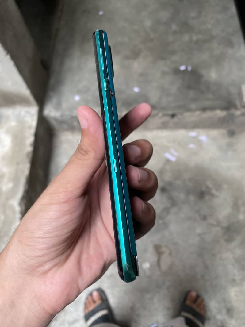 Sharp Aquos R3 0