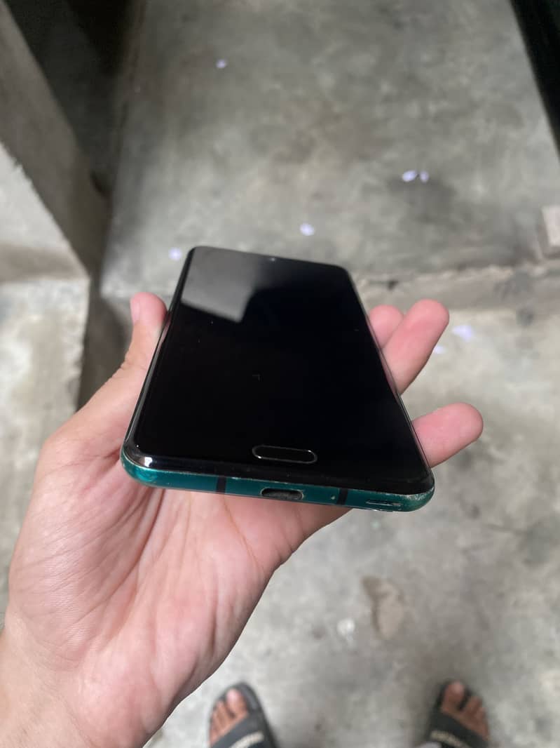 Sharp Aquos R3 2