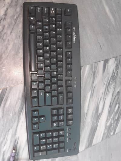 Keyboard for sale in good condition.