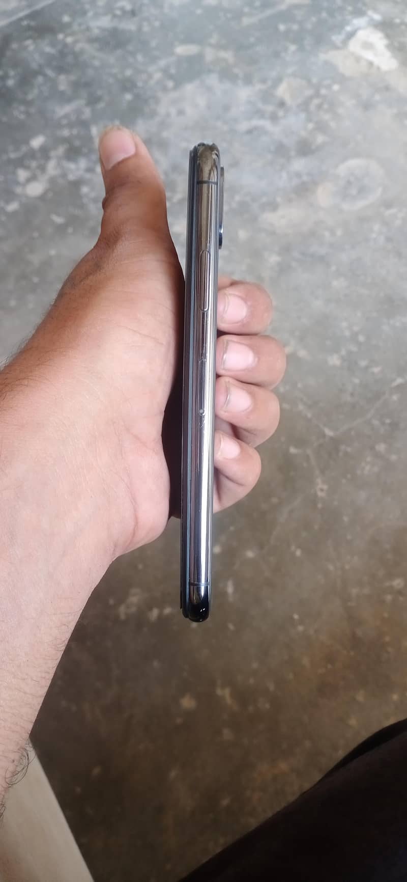 Apple iPhone X 4