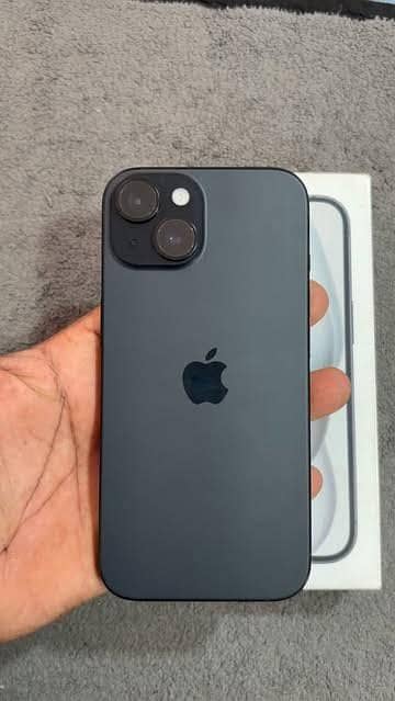 Apple iPhone 15 plus FUnlock box and physical sim Canada version