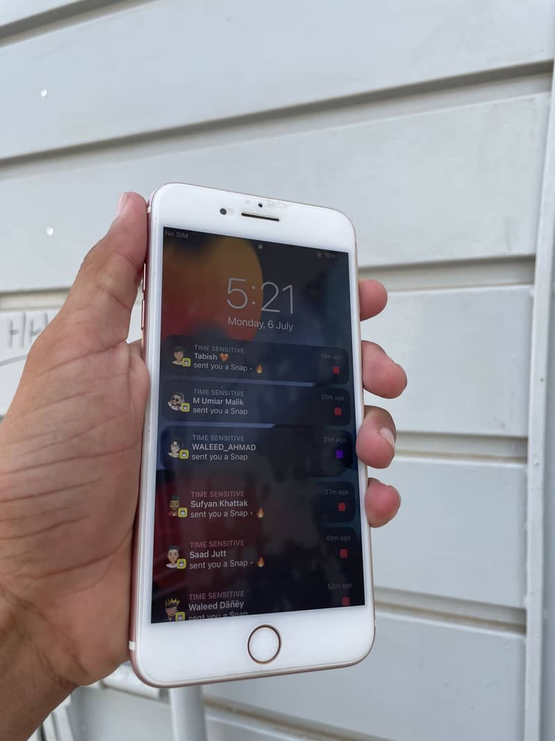Apple iPhone 7 Plus 0