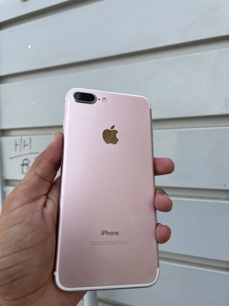 Apple iPhone 7 Plus 1