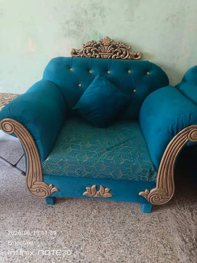 sofa set for sale 10 by 10 condithion