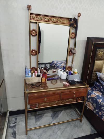 dressing table iron