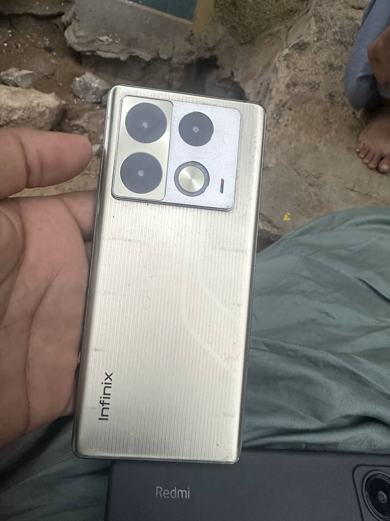 Infinix Note 40 Pro 4