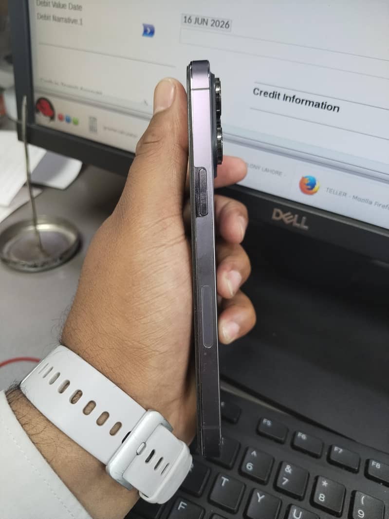Apple iPhone 14 Pro Max 1