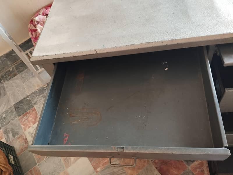 writing table 4