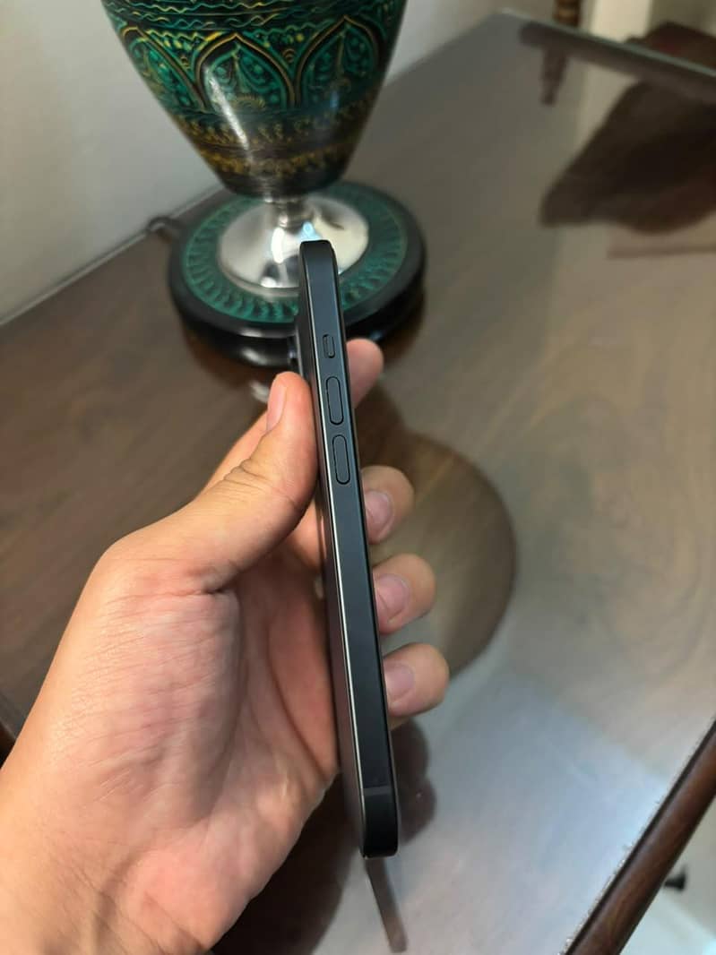 Apple iPhone 15 3