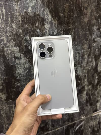 iPhone 15 Pro Max JV