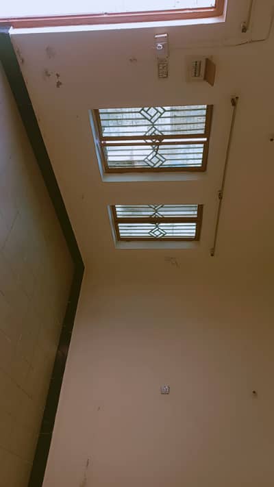 8 Marla House