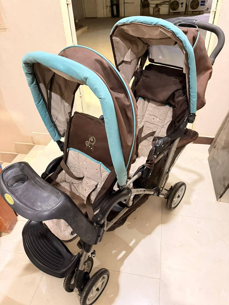 Graco twin stroller 0