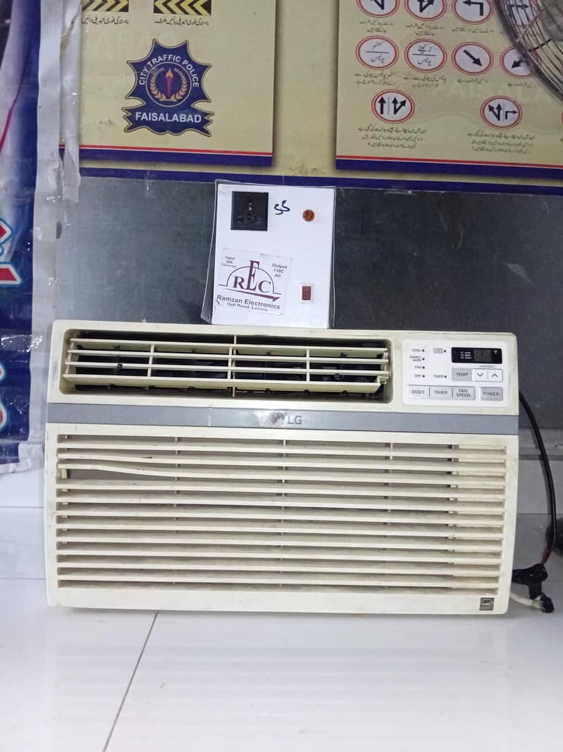 Window AC with stablizer 0