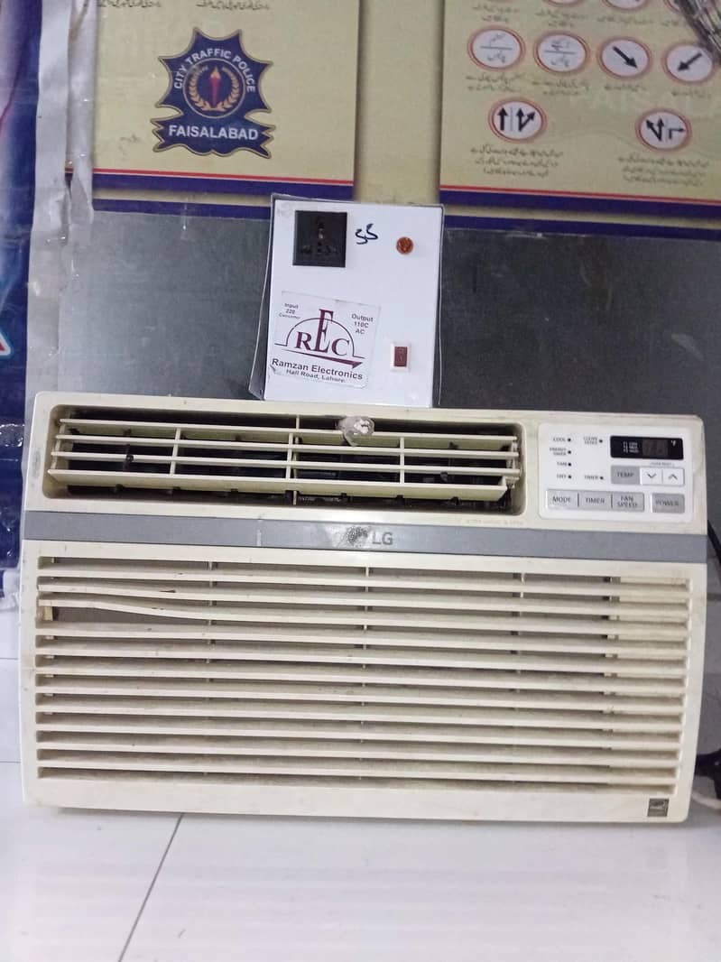 Window AC with stablizer 1