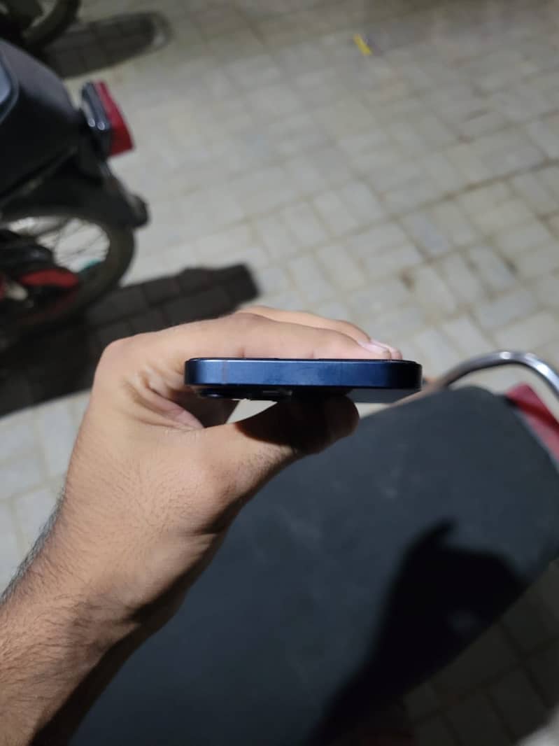 Apple iPhone 14 5