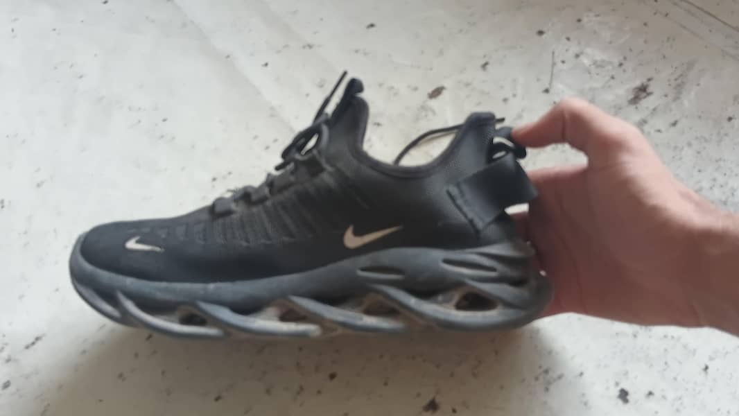 sneaker 1