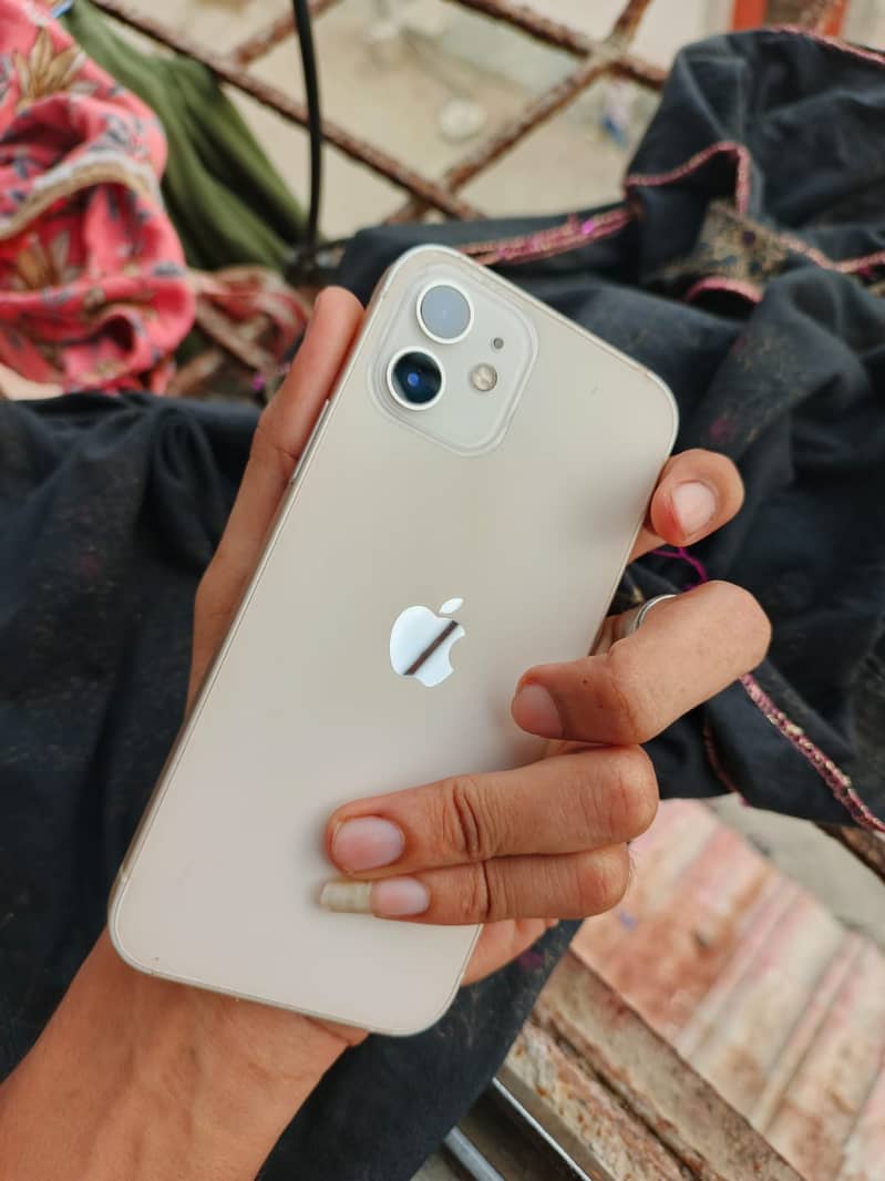 Apple iPhone 12 2