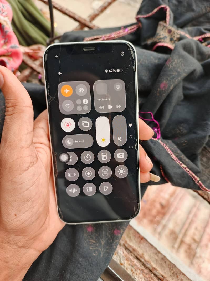 Apple iPhone 12 3