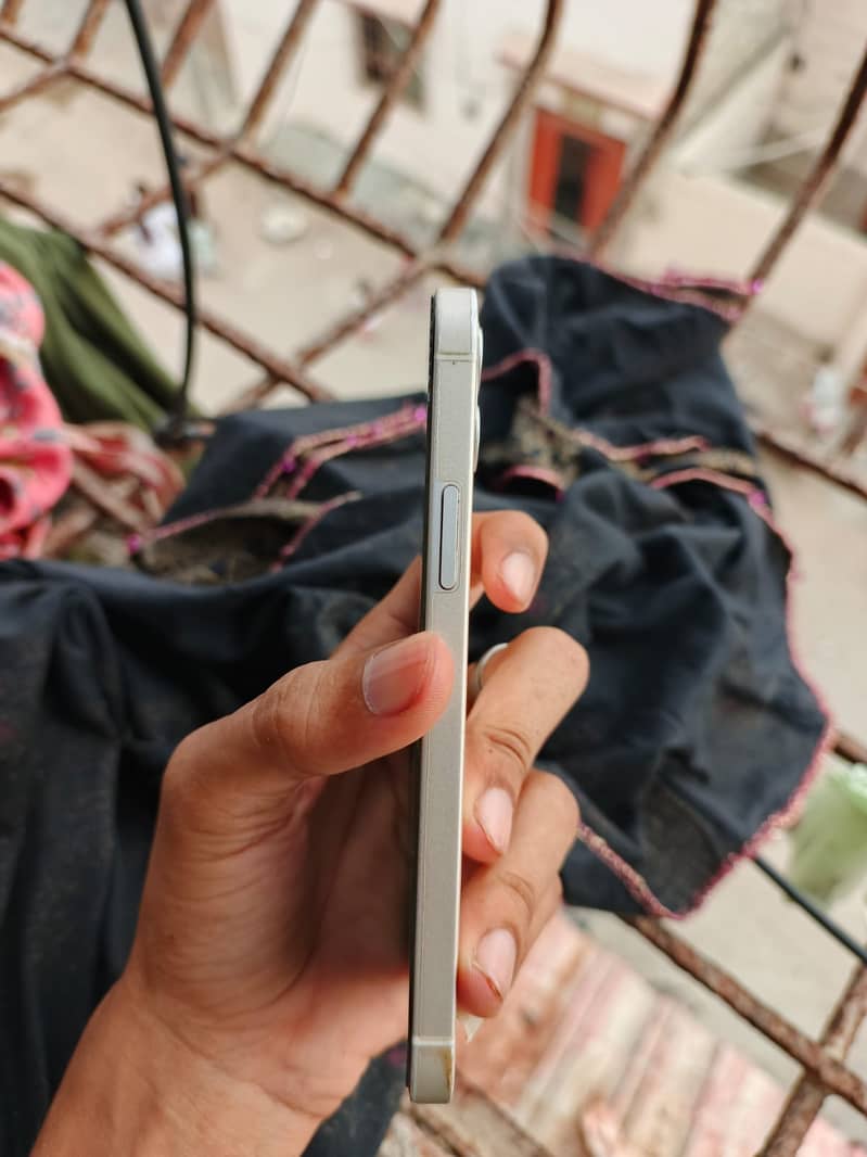 Apple iPhone 12 6