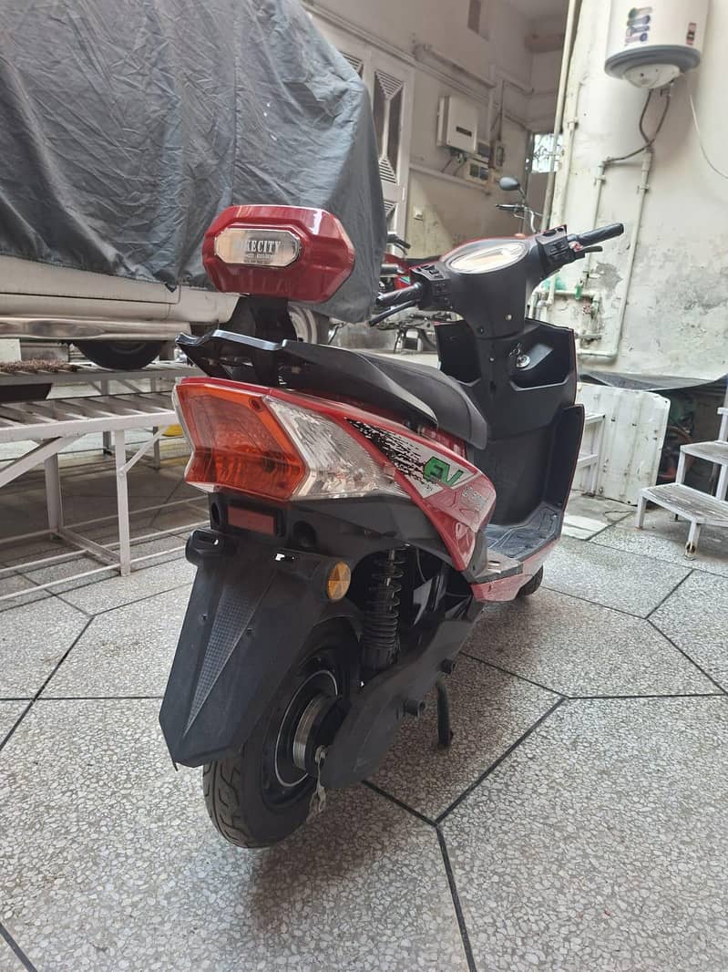 YJ Future E Bike 2