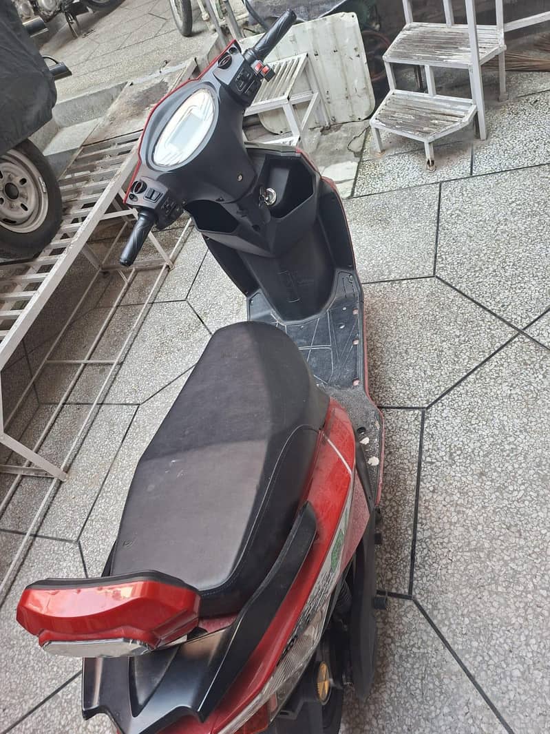 YJ Future E Bike 3