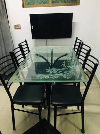Dinning table with 6 chairs