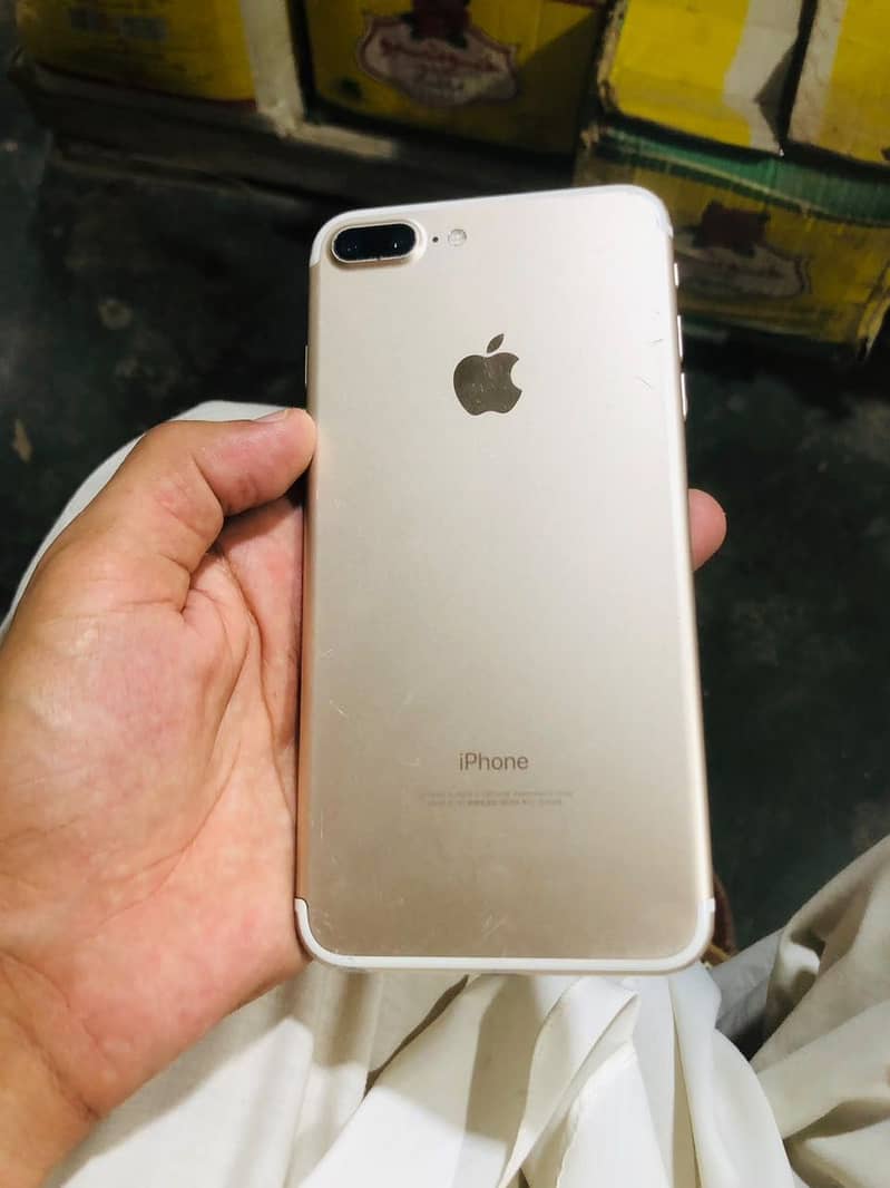 Apple iPhone 7 Plus 1