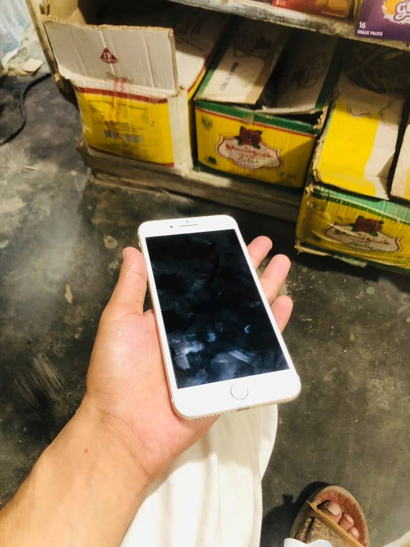 Apple iPhone 7 Plus 3