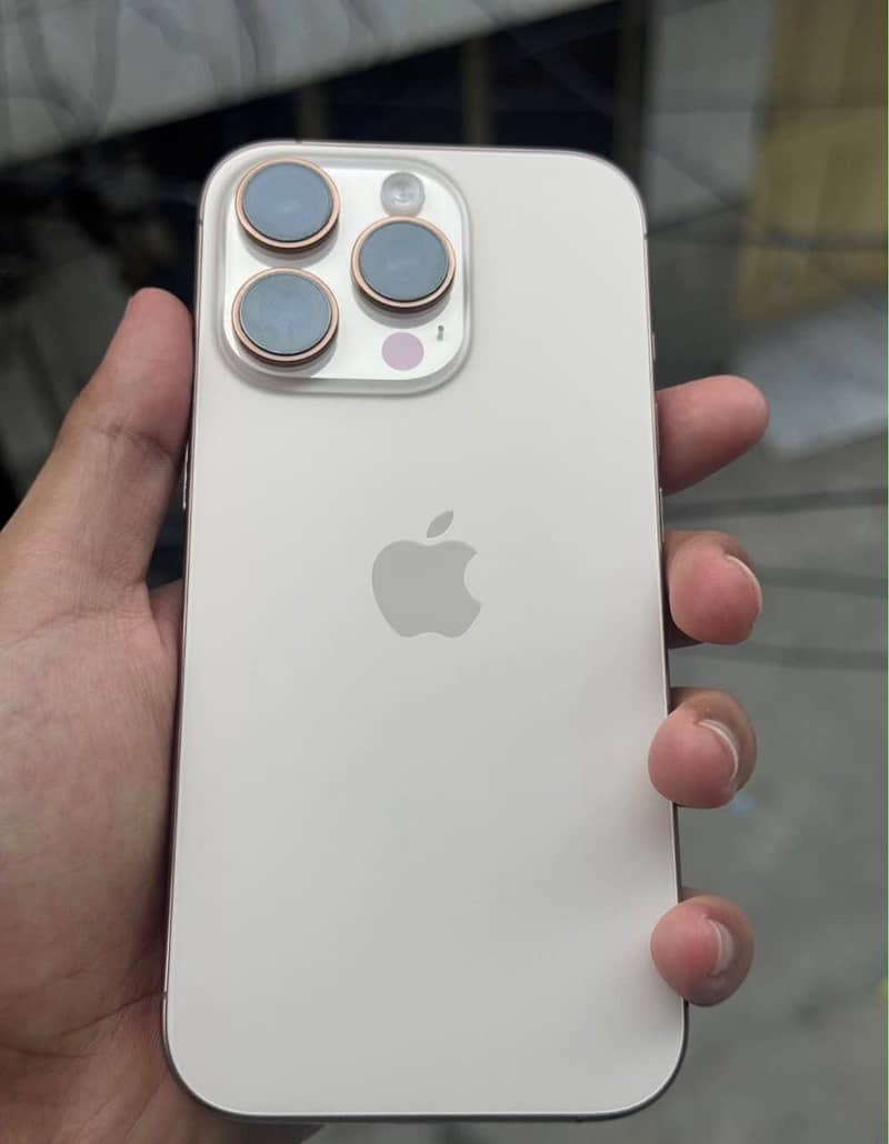 Apple iPhone 16 Pro 6