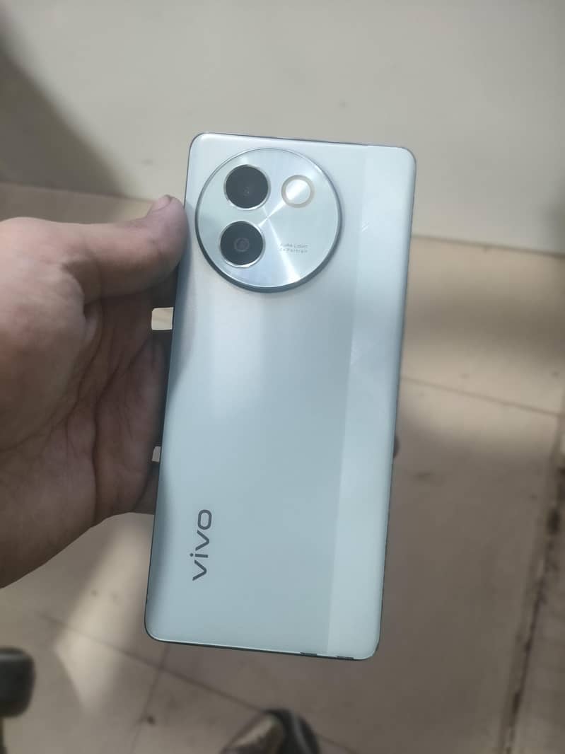 V30 e Official PTA with box charger 1