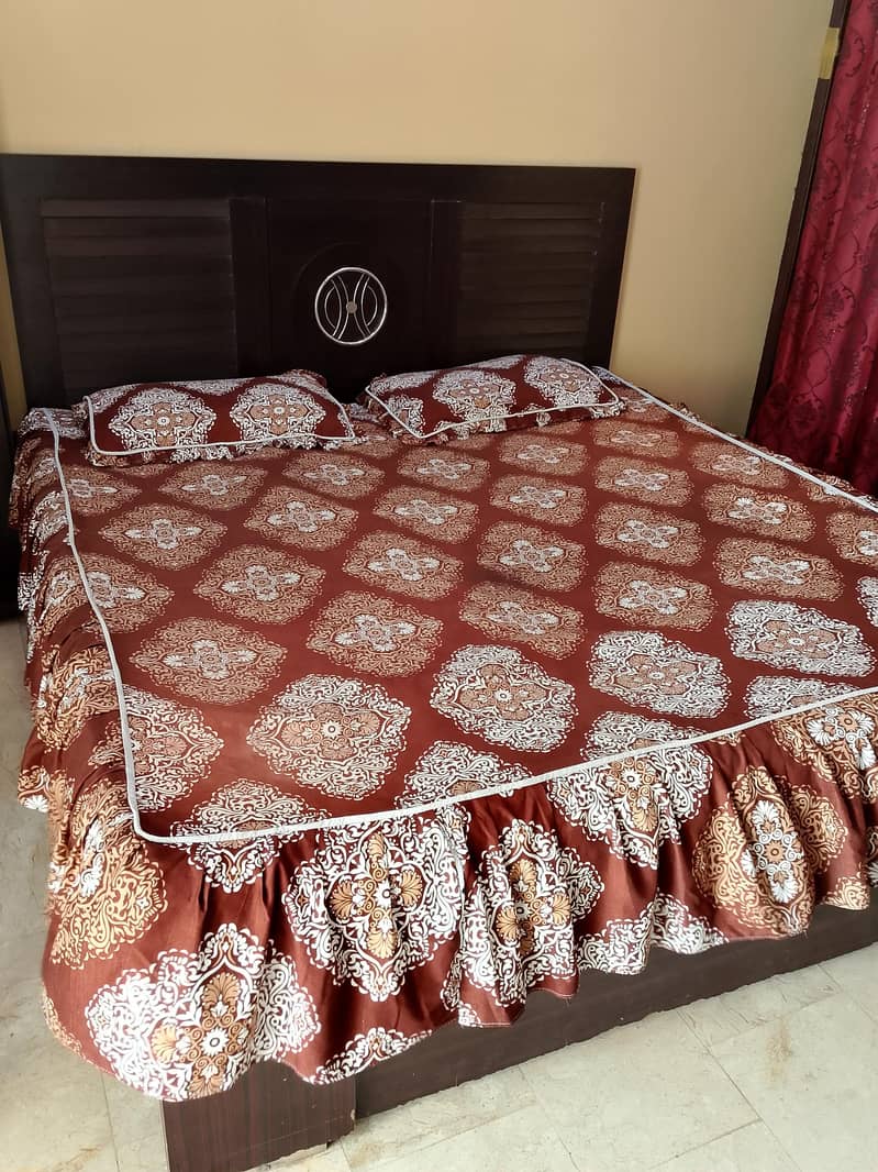 bed  dressing and divider 1