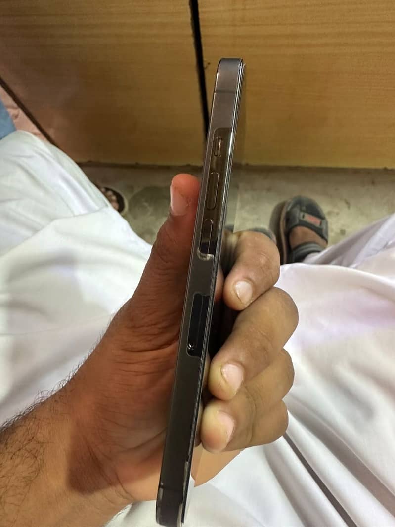 Apple iPhone 13 Pro 4