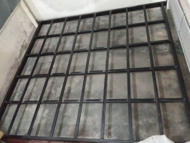 Iron bed 0