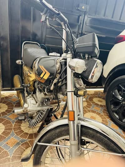 Honda 125 Golden edition self start
