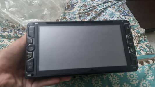 7 inch touchscreen car stereo with DVD/CD & Bluetooth