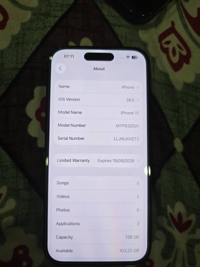 Apple iPhone 15 4
